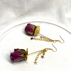cercei handmade unicat din rasina si flori naturale - bijuterii - cercei - cercei și ornamente pentru urechi - Artynos.ro