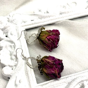 cercei handmade unicat din rasina si flori naturale - bijuterii - cercei - cercei și ornamente pentru urechi - Artynos.ro