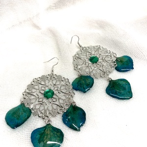 cercei handmade unicat din rasina si flori naturale 00051 - bijuterii - cercei - cercei drop - Artynos.ro