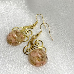 cercei handmade unicat din rasina si flori naturale 00061 - bijuterii - cercei - cercei cu franjuri - Artynos.ro