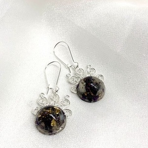 cercei handmade unicat din rasina si flori naturale 00064, Bijuterii, Cercei, Cercei cerc, Confecționarea bijuteriilor, ARTYNOS