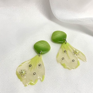 cercei handmade unicat din rasina si flori naturale 00083 - bijuterii - cercei - cercei drop - Artynos.ro