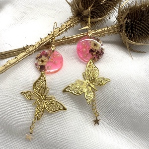 cercei handmade unicat din rasina si flori naturale 00095 - bijuterii - cercei - cercei cu franjuri - Artynos.ro