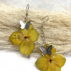 cercei handmade unicat din rasina si flori naturale 00122 - Artynos.ro
