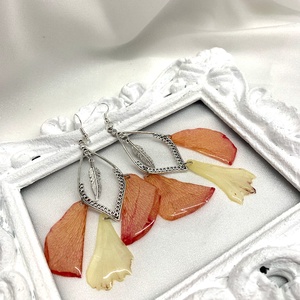 cercei handmade unicat din rasina si flori naturale 00152 - Artynos.ro