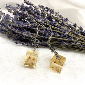 cercei handmade unicat din rasina si flori naturale 00530 - Artynos.ro
