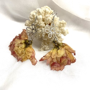 cercei handmade unicat din rasina si flori naturale 00531 -  - Artynos.ro