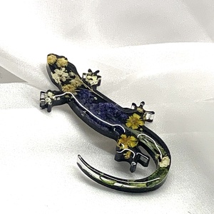 Brosa handmade unicat - din rasina 00595 - Artynos.ro
