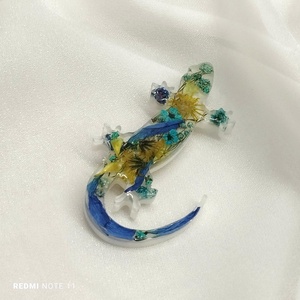 Broșă handmade unicat - din rasina 00597 - bijuterii - broșă, insigne - insigne - Artynos.ro