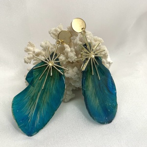 cercei handmade unicat din rasina si flori naturale 00599 - Artynos.ro
