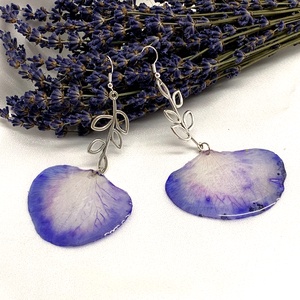 cercei handmade unicat din rasina si flori naturale 00635 - Artynos.ro