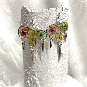 cercei handmade unicat din rasina si flori naturale 00638 -  - Artynos.ro