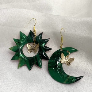 cercei handmade unicat din rasina -pictati manual 00679 - Artynos.ro