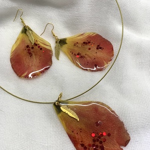 Set bijuterii handmade unicat din rasina si flori naturale 00706 - Artynos.ro