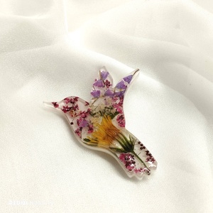 Brosa handmade unicat - din rasina 00710 - Artynos.ro