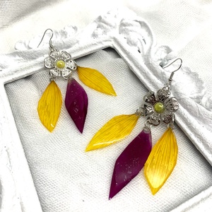 cercei handmade unicat din rasina si flori naturale 00752 -  - Artynos.ro