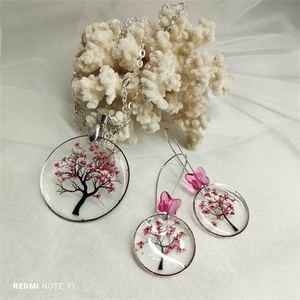 Set bijuterii handmade unicat din rasina si flori naturale 00782, , Confectionarea bijuteriilor, Pictura, ARTYNOS