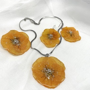 set bijuterii handmade unicat cu flori naturale 00853 -  - Artynos.ro