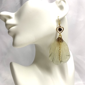 cercei handmade unicat din rasina si flori naturale 00565 - bijuterii - cercei - cercei drop - Artynos.ro