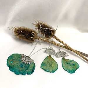 Set bijuterii cu flori naturale Trandafiri 00706 - bijuterii - seturi de bijuterii - Artynos.ro