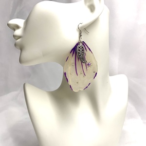 cercei cu flori naturale Bujori 00116 - bijuterii - cercei din rășină - Artynos.ro