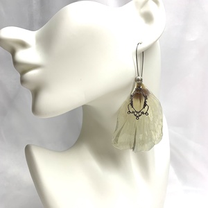 Cercei cu flori naturale Trandafiri 00180 - bijuterii - cercei din rășină - Artynos.ro Cercei cu flori naturale Trandafiri 00180 - bijuterii - cercei din rășină - Artynos.ro