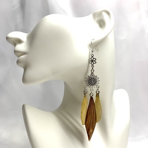 cercei cu flori naturale Trandafiri si Floarea Soarelui 01032 - bijuterii - cercei - cercei din rășină - Artynos.ro