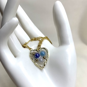 Colier -pandantiv cu pelute artificiale 01174 - bijuterii - coliere - coliere cu pandative - Artynos.ro