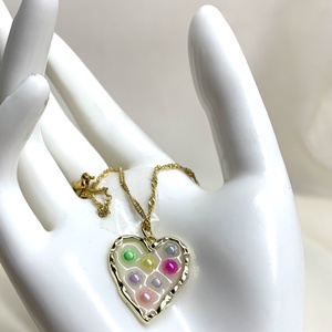 Colier -pandantiv cu pelute artificiale 01175 - bijuterii - coliere - coliere cu pandative - Artynos.ro