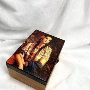 Cutie bijuterii -set cadou femei 01257, Bijuterii, Suporturi si cutii de bijuterii, Suport perete pentru bijuterii, Decoupage, transfer si tehnici servetel, ARTYNOS