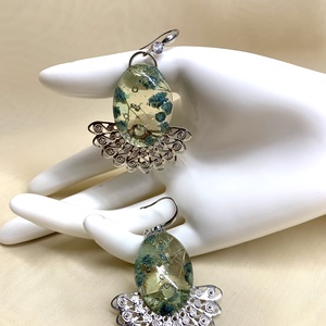 cercei cu flori naturale 01284 - bijuterii - cercei - cercei din rășină - Artynos.ro