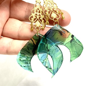 Cercei - pictati manual  00175 - bijuterii - cercei - cercei din rășină - Artynos.ro