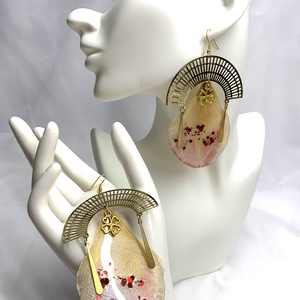 cercei cu flori naturale 00403, Bijuterii, Cercei, Cercei din rasina, Confectionarea bijuteriilor, ARTYNOS