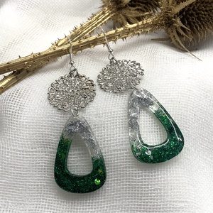  Cercei ocazii speciale 01327, Bijuterii, Cercei, Cercei din rasina, Confectionarea bijuteriilor, ARTYNOS