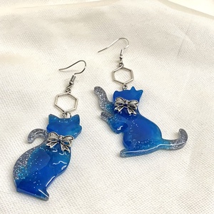 cercei asimetrici -pisici 01347 - bijuterii - cercei - cercei cu figurine - Artynos.ro