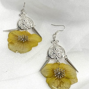 cercei cu Hortensie 0135 - bijuterii - cercei - cercei din rășină - Artynos.ro