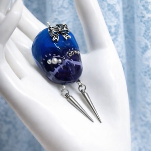 Broșă modelata și pictata manual din lut , colectia Mystery Faces Collection 01318 - bijuterii - broșe - Artynos.ro