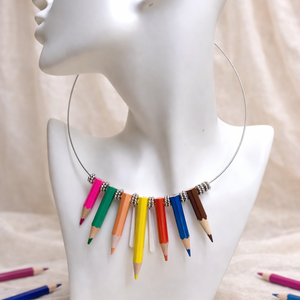 Colier creioane colorate 01296 - Artynos.ro