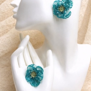 cercei din dantela brodata si rasina 01376 - bijuterii - cercei - cercei din rășină - Artynos.ro