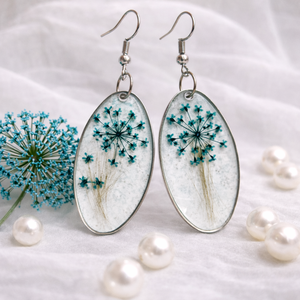 Cercei cu șuvițe de păr 01833 - bijuterii - cercei - cercei din rășină - Artynos.ro