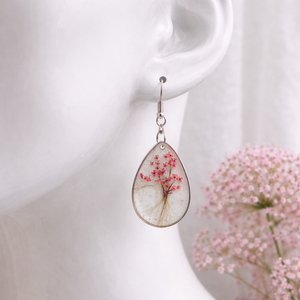  Cercei cu șuvițe de păr 01834 - bijuterii - cercei - cercei din rășină - Artynos.ro