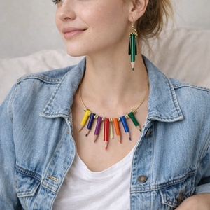 set bijuterii cu creioane colorate 00483, Bijuterii, Seturi de bijuterii, Confectionarea bijuteriilor, ARTYNOS