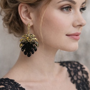 Cercei pentru nașă-nunți,ocazii speciale 01481 - bijuterii - cercei - cercei din rășină - Artynos.ro