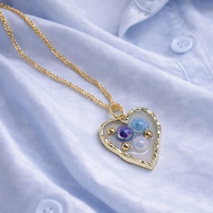 Colier -pandantiv cu pelute artificiale 01174 - bijuterii - coliere - coliere cu pandative - Artynos.ro