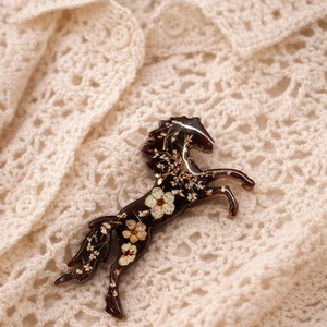 Brosa-cadouri pentru femei 01351, Bijuterii, Brose, Confectionarea bijuteriilor, ARTYNOS