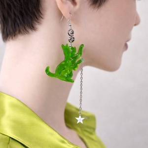 cercei asimetrici -pisici 01862, Bijuterii, Cercei, Cercei din rasina, Confectionarea bijuteriilor, ARTYNOS