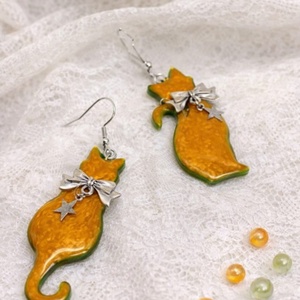 cercei asimetrici -pisici 01863 - bijuterii - cercei - cercei din rășină - Artynos.ro