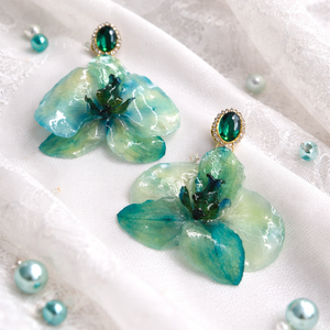 Cercei cu orhidee naturala 01863 - bijuterii - cercei - cercei din rășină - Artynos.ro