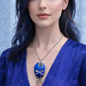 Broșă modelata și pictata manual din lut , colectia Mystery Faces Collection 01318 - bijuterii - broșe - Artynos.ro