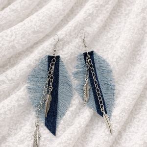 Cercei lucrati manual ,franjurati material denim din colectia Denim Soul 01894 - bijuterii - cercei - cercei lungi - Artynos.ro